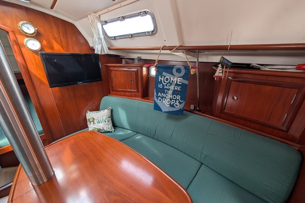 Hakuna Matata 33ft Beneteau Yacht For Sale