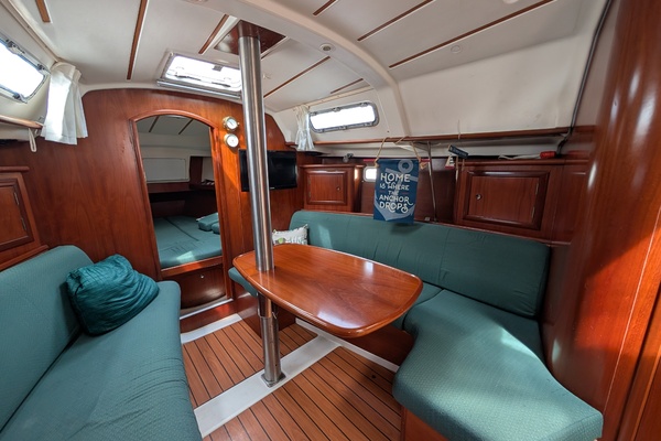 Hakuna Matata 33ft Beneteau Yacht For Sale
