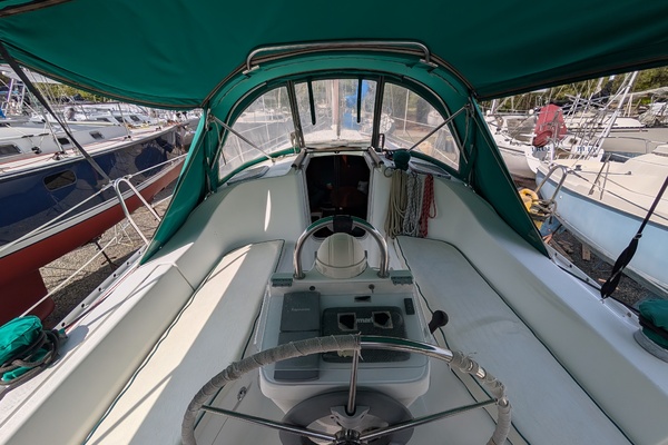 Hakuna Matata 33ft Beneteau Yacht For Sale