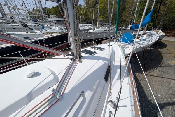 Hakuna Matata 33ft Beneteau Yacht For Sale
