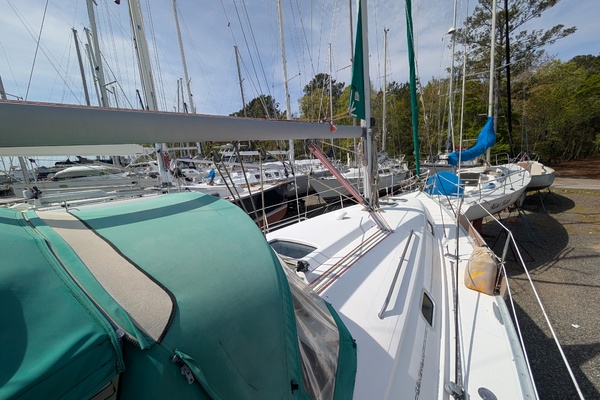 Hakuna Matata 33ft Beneteau Yacht For Sale