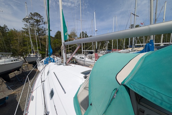 Hakuna Matata 33ft Beneteau Yacht For Sale