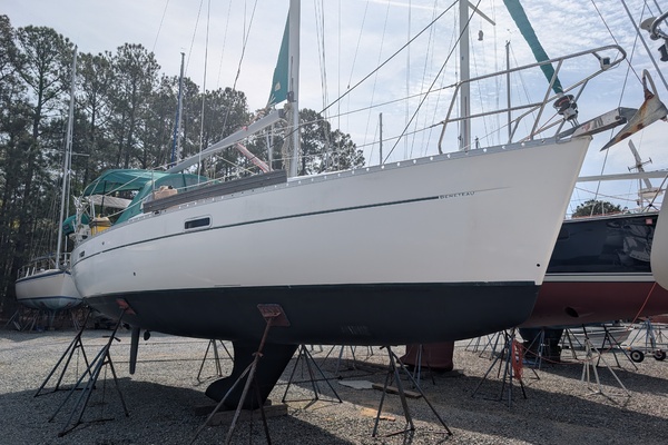 Hakuna Matata 33ft Beneteau Yacht For Sale