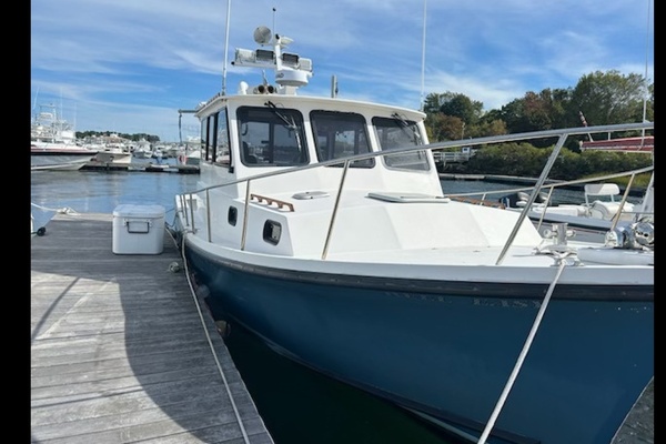 REEL EASY 35ft Eastern Yacht For Sale