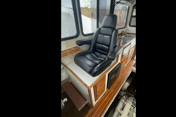 REEL EASY 35ft Eastern Yacht For Sale