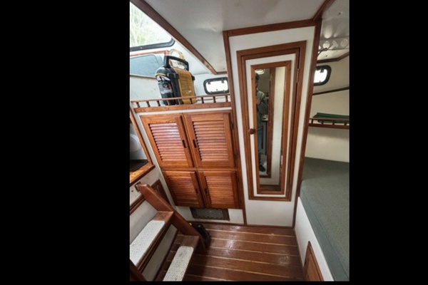 REEL EASY 35ft Eastern Yacht For Sale