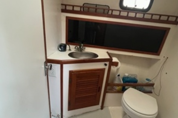 REEL EASY 35ft Eastern Yacht For Sale