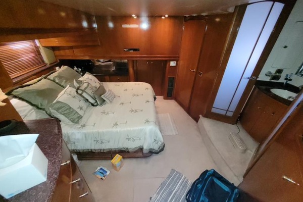 59ft Carver Yacht For Sale