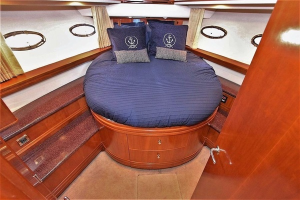 59ft Carver Yacht For Sale