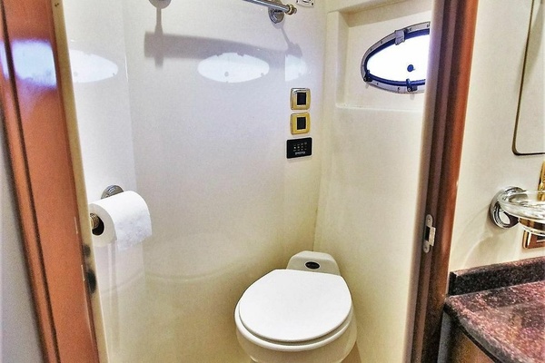 59ft Carver Yacht For Sale