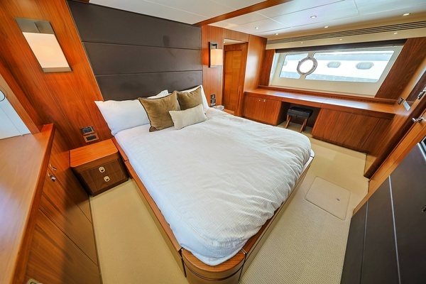 2016 Sunseeker 75