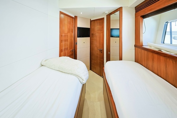 2016 Sunseeker 75