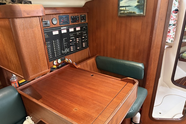 Grateful Too 40ft Hunter Yacht For Sale