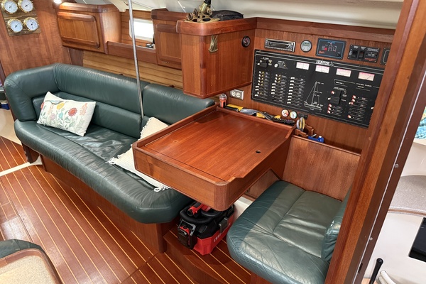 Grateful Too 40ft Hunter Yacht For Sale