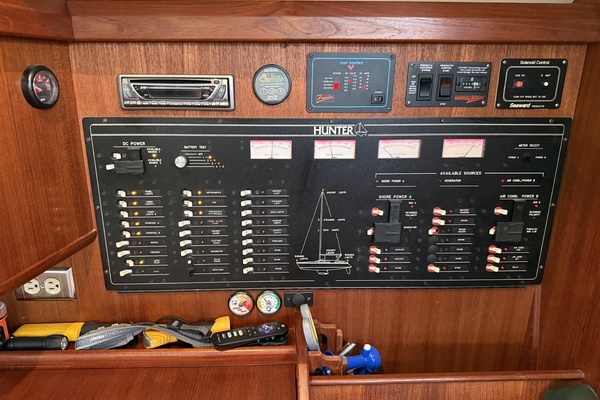 Grateful Too 40ft Hunter Yacht For Sale