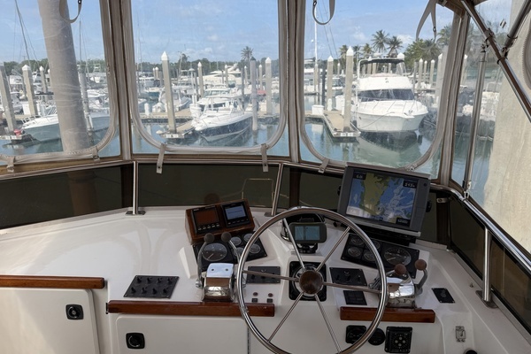 Photo of the 1997 Sabreline 36 Fast Trawler "TRES DIAS III"