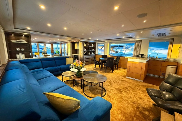 SHU U RITE 111ft Curvelle Yacht For Sale