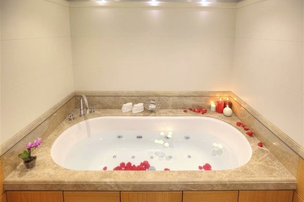 SHU U RITE 111ft Curvelle Yacht For Sale