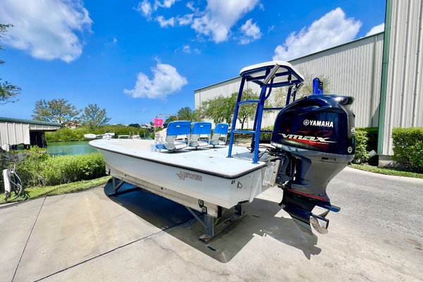 21ft Hewes Yacht For Sale