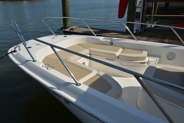 Photo of the 2021 Boston Whaler 270 Dauntless