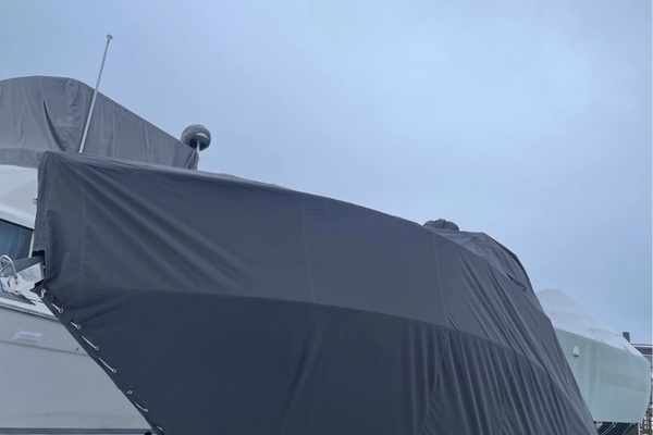 Photo of the 2008 Sea Ray 330 Sundancer