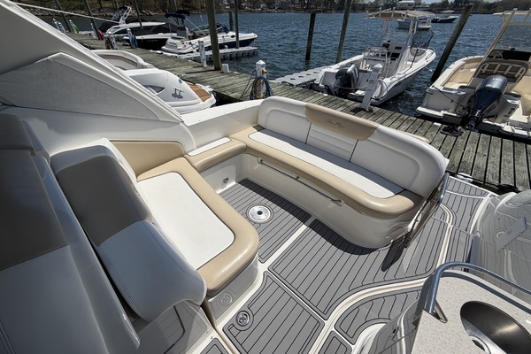 33ft Sea Ray Yacht For Sale