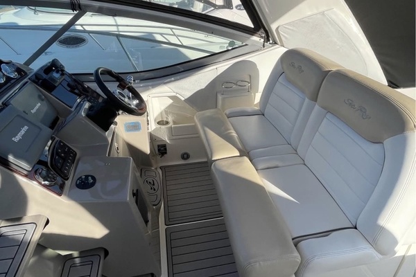 33ft Sea Ray Yacht For Sale