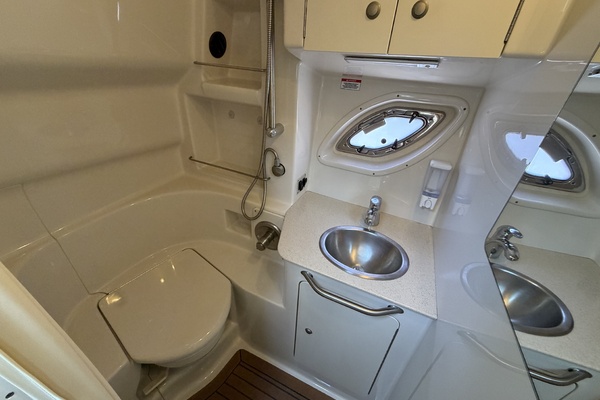 33ft Sea Ray Yacht For Sale