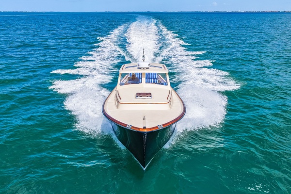 1998 36 Hinckley Picnic Boat Running Shot