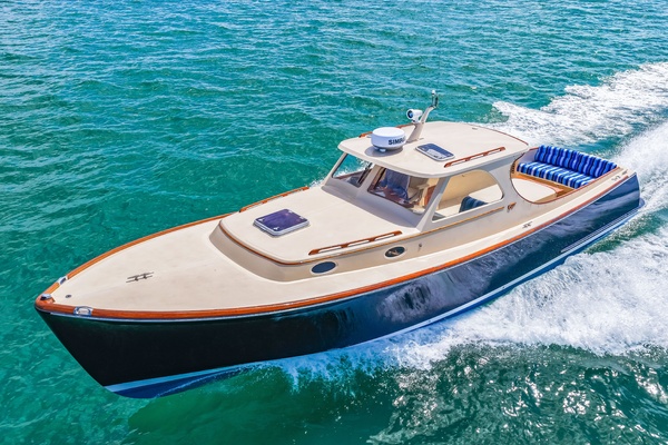 1998 36 Hinckley Picnic Boat Running Shot