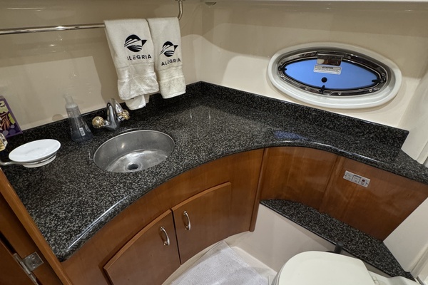 46ft Carver Yacht For Sale