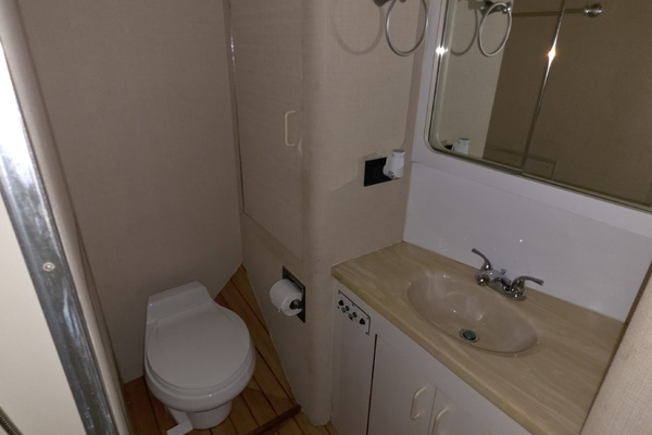 Reelin   amp  Rockin  52ft Hatteras Yacht For Sale