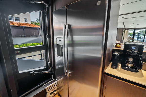 LADY F 86ft Ferretti Yachts Yacht For Sale