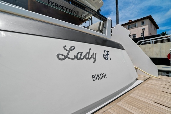 2023 Ferretti Yachts 86