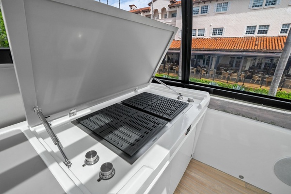 LADY F 86ft Ferretti Yachts Yacht For Sale