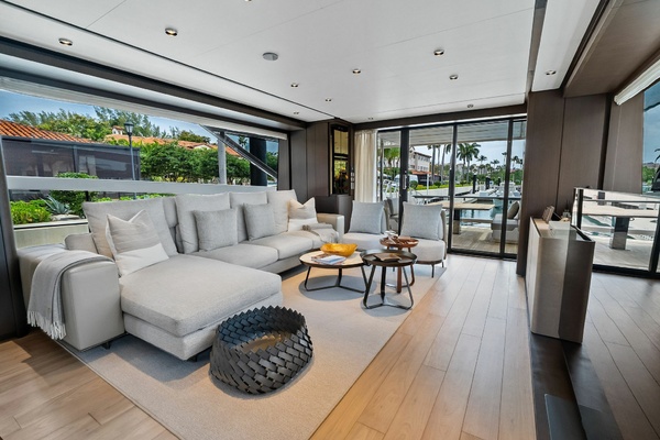 LADY F 86ft Ferretti Yachts Yacht For Sale