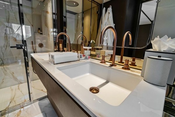 LADY F 86ft Ferretti Yachts Yacht For Sale