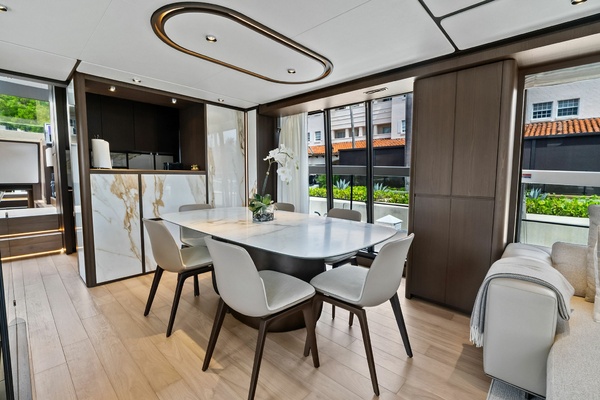 LADY F 86ft Ferretti Yachts Yacht For Sale