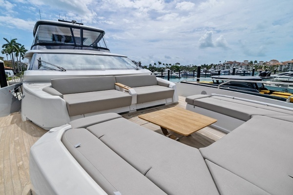 2023 Ferretti Yachts 86