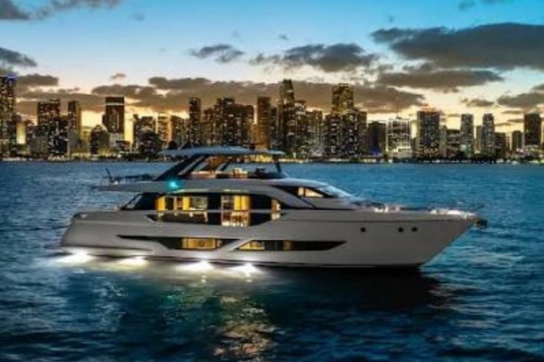 2023 Ferretti Yachts 86