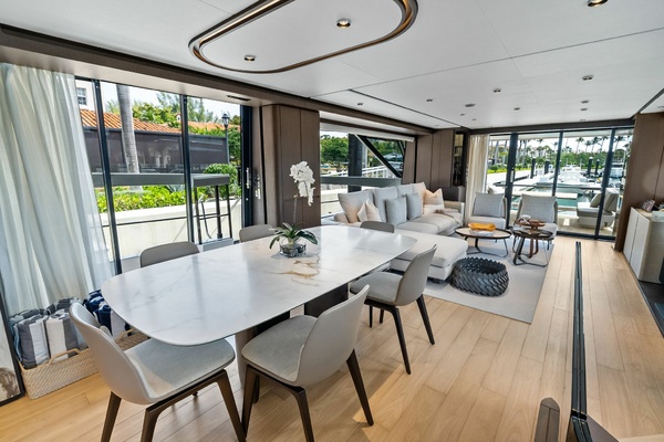 LADY F 86ft Ferretti Yachts Yacht For Sale