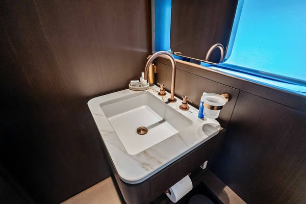 LADY F 86ft Ferretti Yachts Yacht For Sale