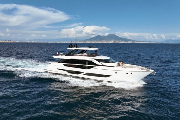 2023 Ferretti Yachts 86