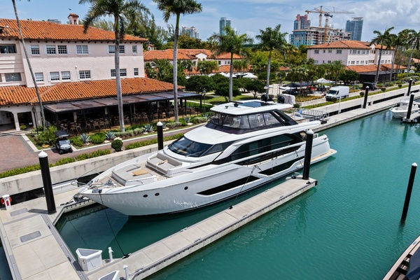 LADY F 86ft Ferretti Yachts Yacht For Sale