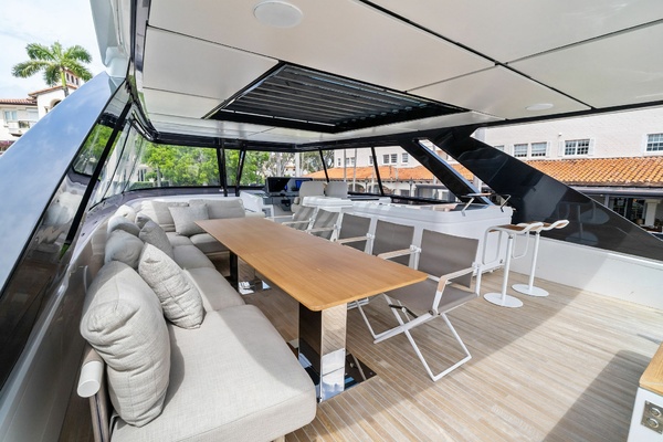 LADY F 86ft Ferretti Yachts Yacht For Sale