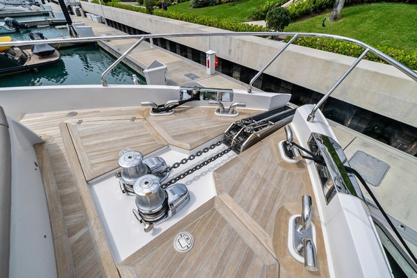 LADY F 86ft Ferretti Yachts Yacht For Sale