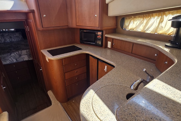 MI RINCON 39ft Silverton Yacht For Sale