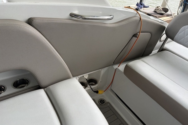 30ft Crownline Yacht For Sale