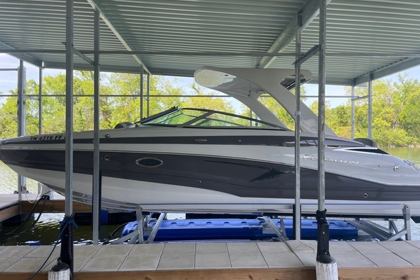 30ft Crownline Yacht For Sale