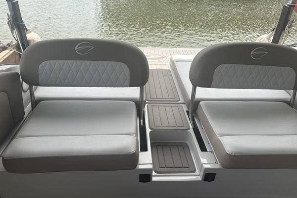 30ft Crownline Yacht For Sale